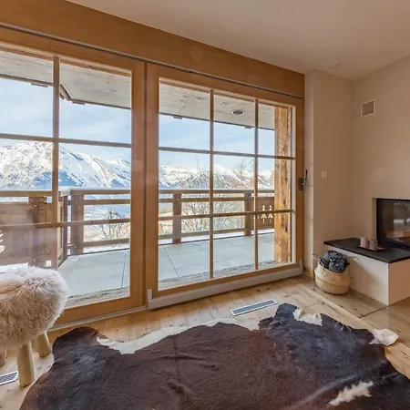 2 Bedroom - Close Lift - R27