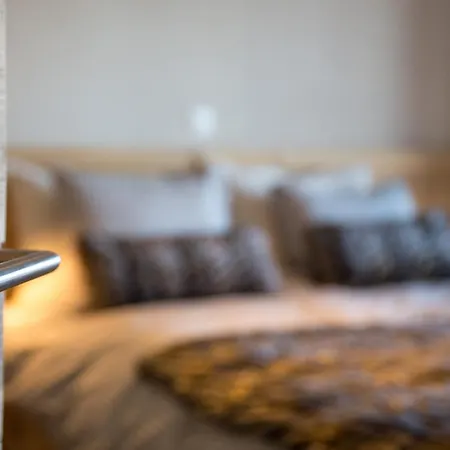 2 Bedroom - Close Lift - R27