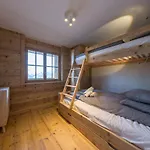 2 Bedroom - Close Lift - R27 *