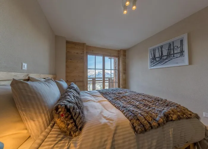 2 Bedroom - Close Lift - R27 아파트